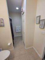 Alquiler Vacacional - RENOVATED!! Sleeps 6, Family Friendly - Pool, Jacuzzi,  Sauna - Close to Disney!