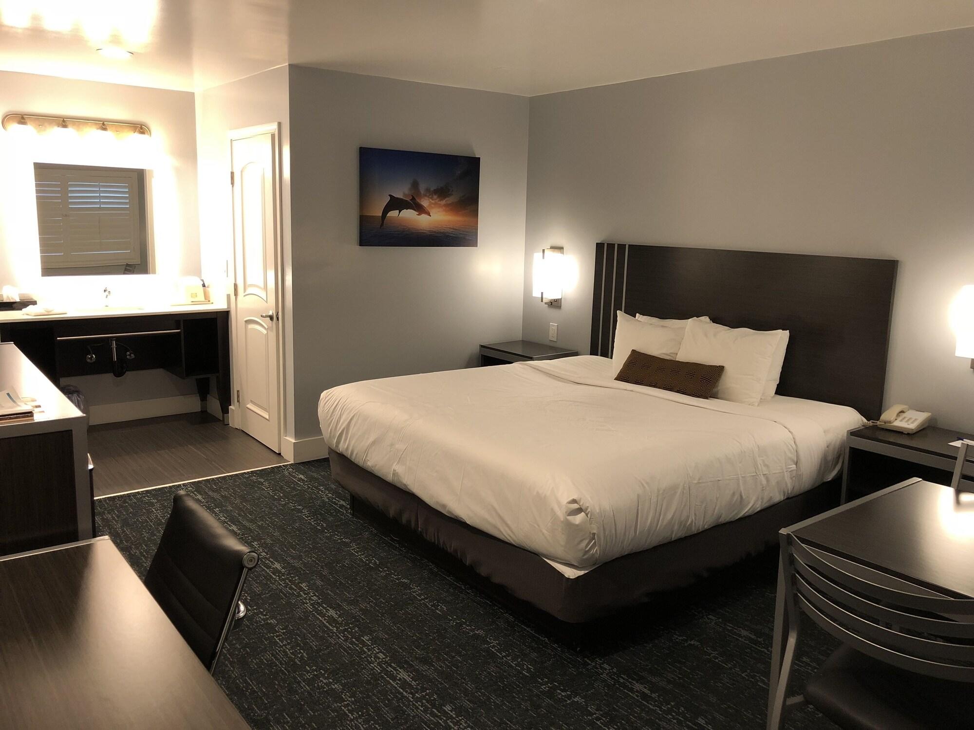 Varios Pacific Inn