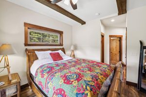 Alquiler Vacacional - Spencer Mountain Cabin, hiking, horseback riding, biking, skiing, swimming, fishing