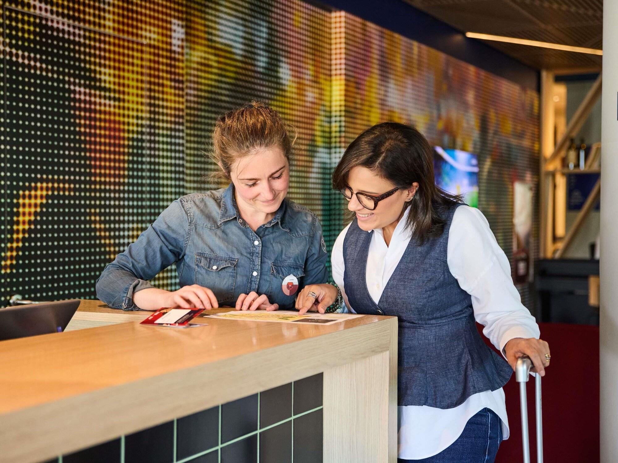 Vista Exterior ibis Alcalá de Henares la Garena