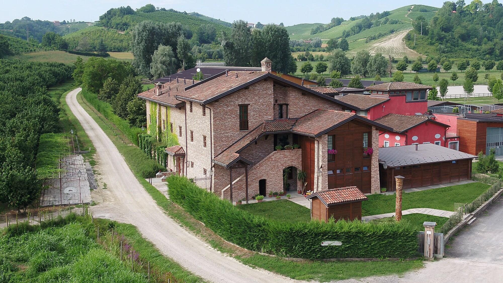 Vista Exterior Agriturismo Malabaila