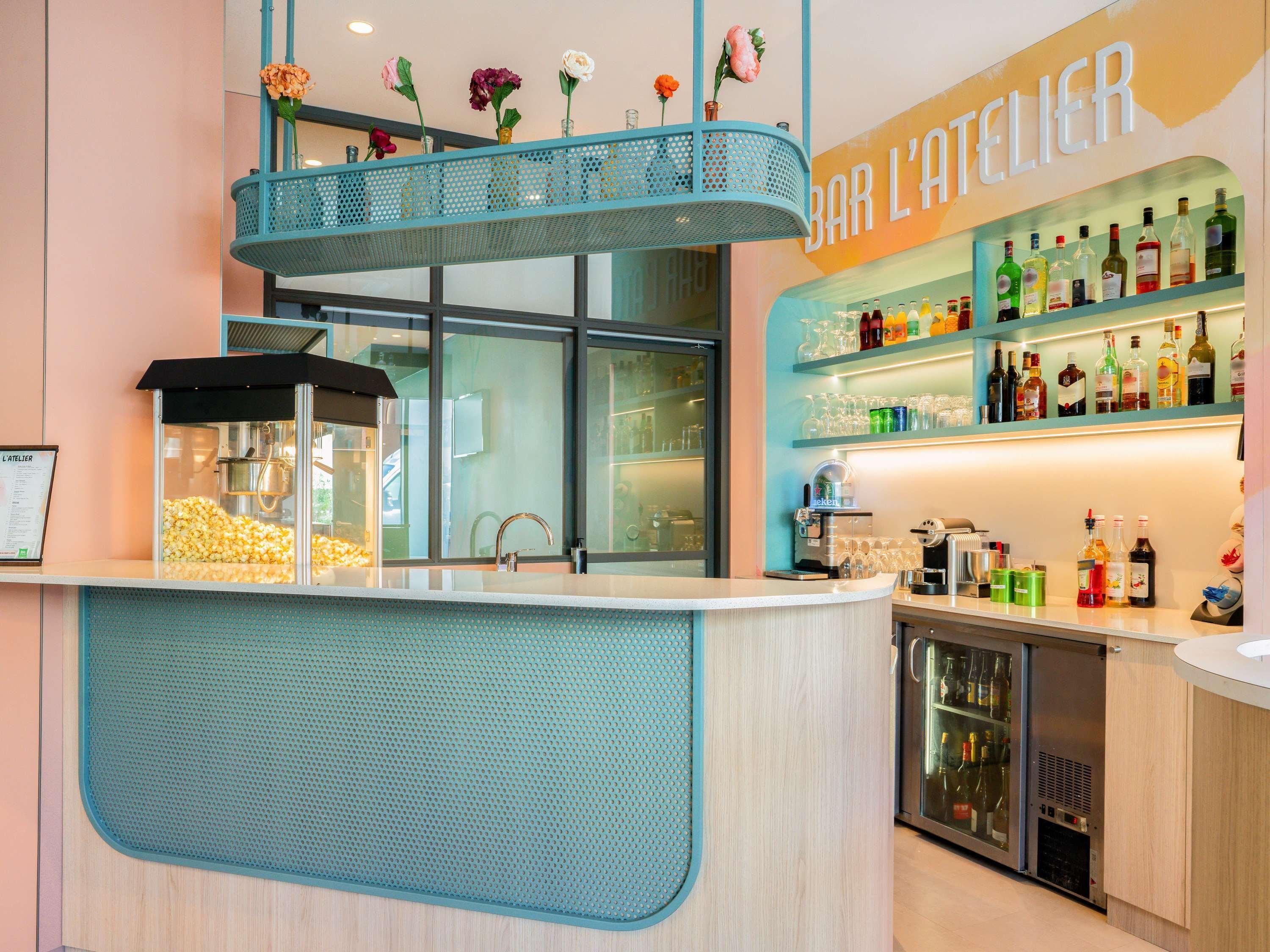 Bar/Salón ibis Styles Paris Porte d’Orléans Hotel