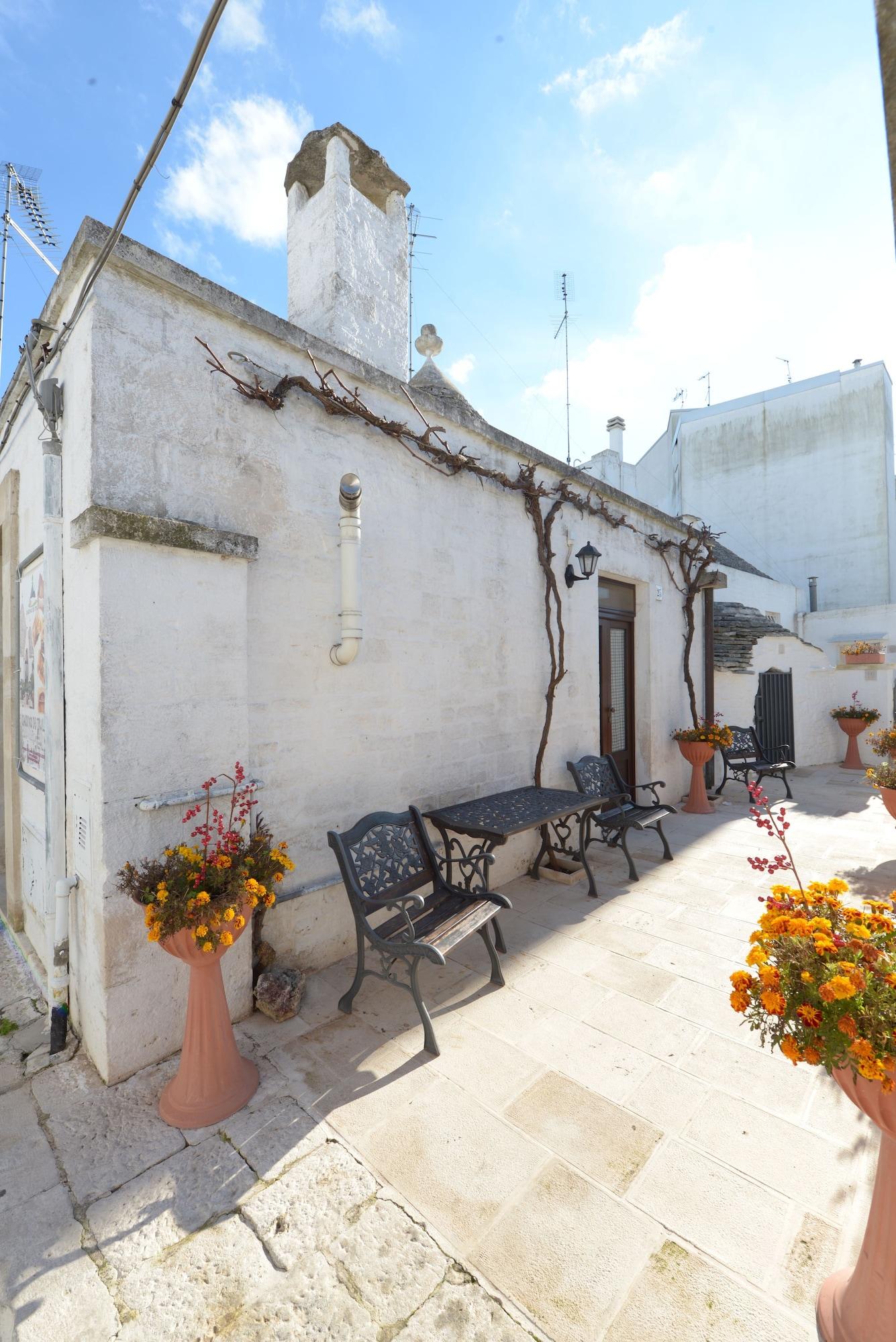 Vista Exterior Giardino dei Trulli
