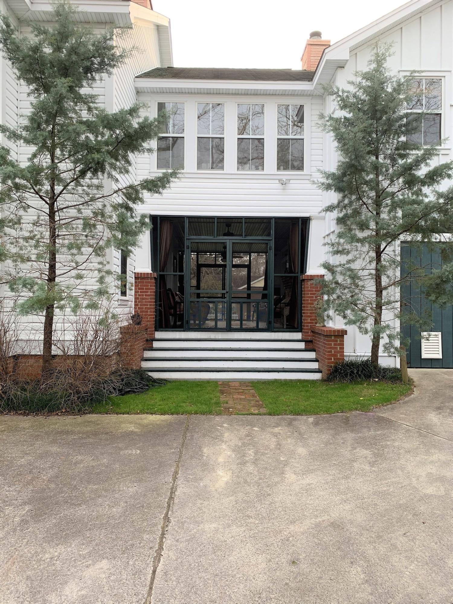 Varios Cameron House Inn