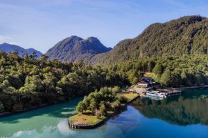 Actividad - Navegación a Puerto Blest y Cascada de los Cántaros