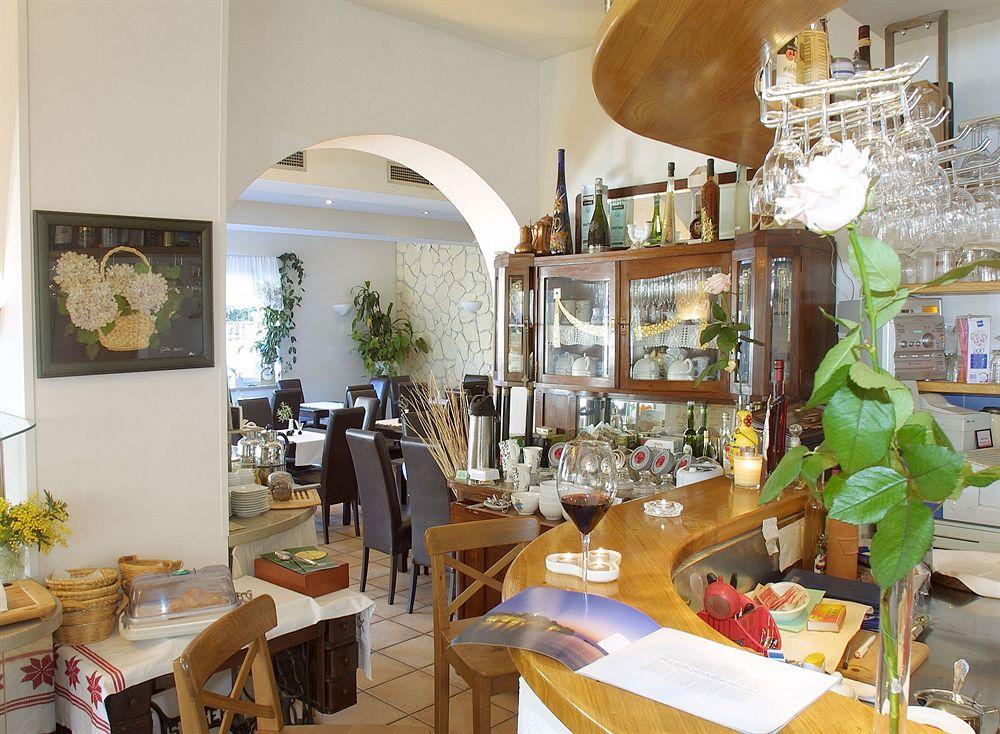 Bar/Salón Vila Lili