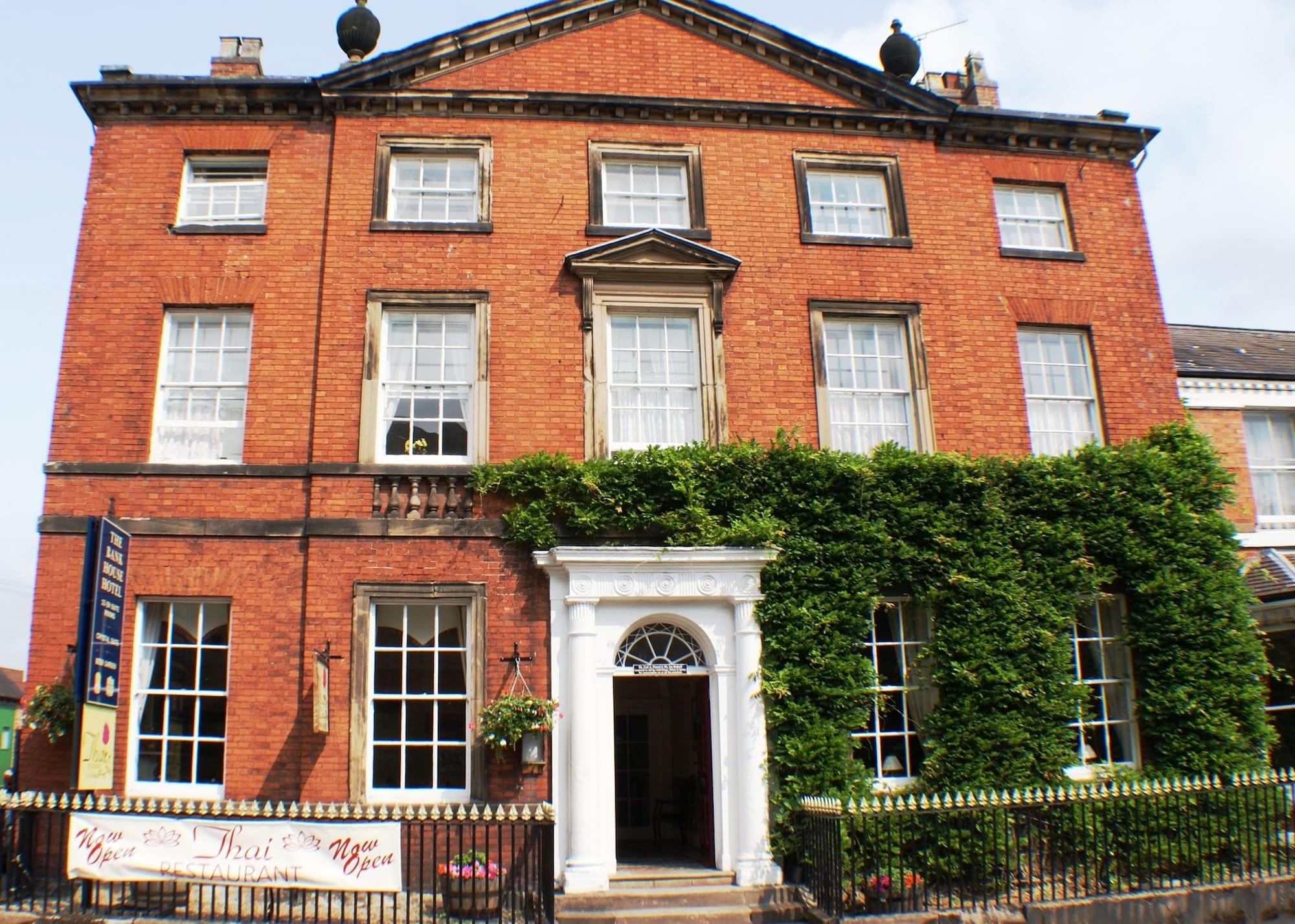 Varios Bank House Hotel