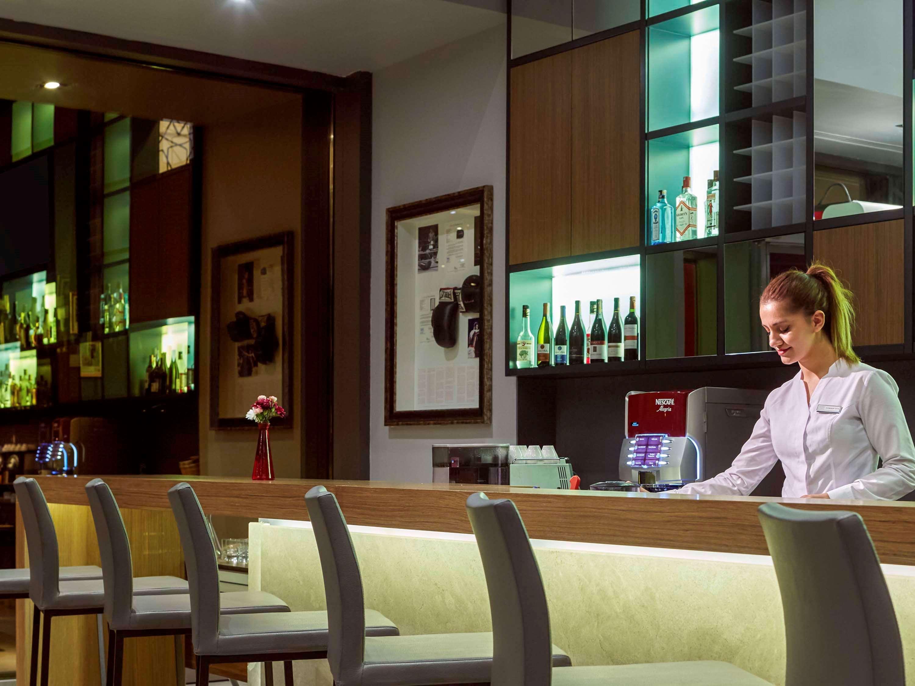 Bar/Salón Novotel Konya