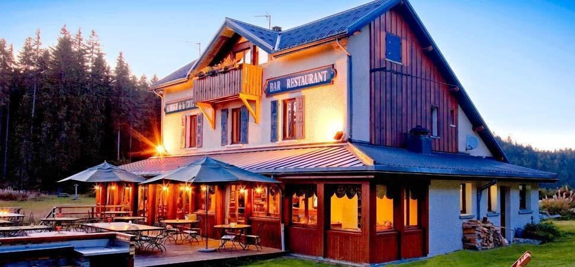 Vista Exterior L'Auberge de la Croix Perrin