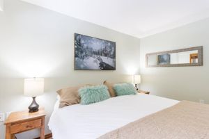Alquiler Vacacional - Slope-side condo ski in ski out! Quiet side of resort, heated pool + 3 hot tubs