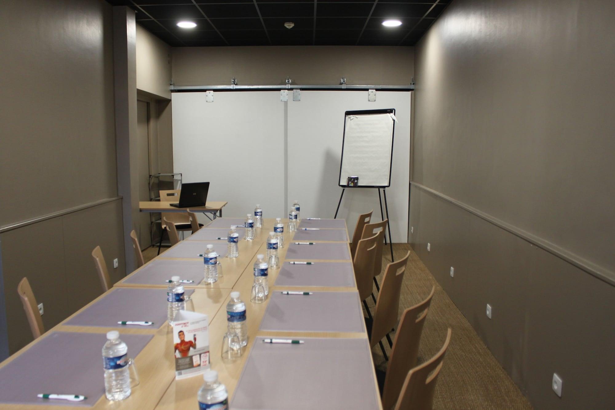 Sala de Reuniones Mon Hôtel à Gap