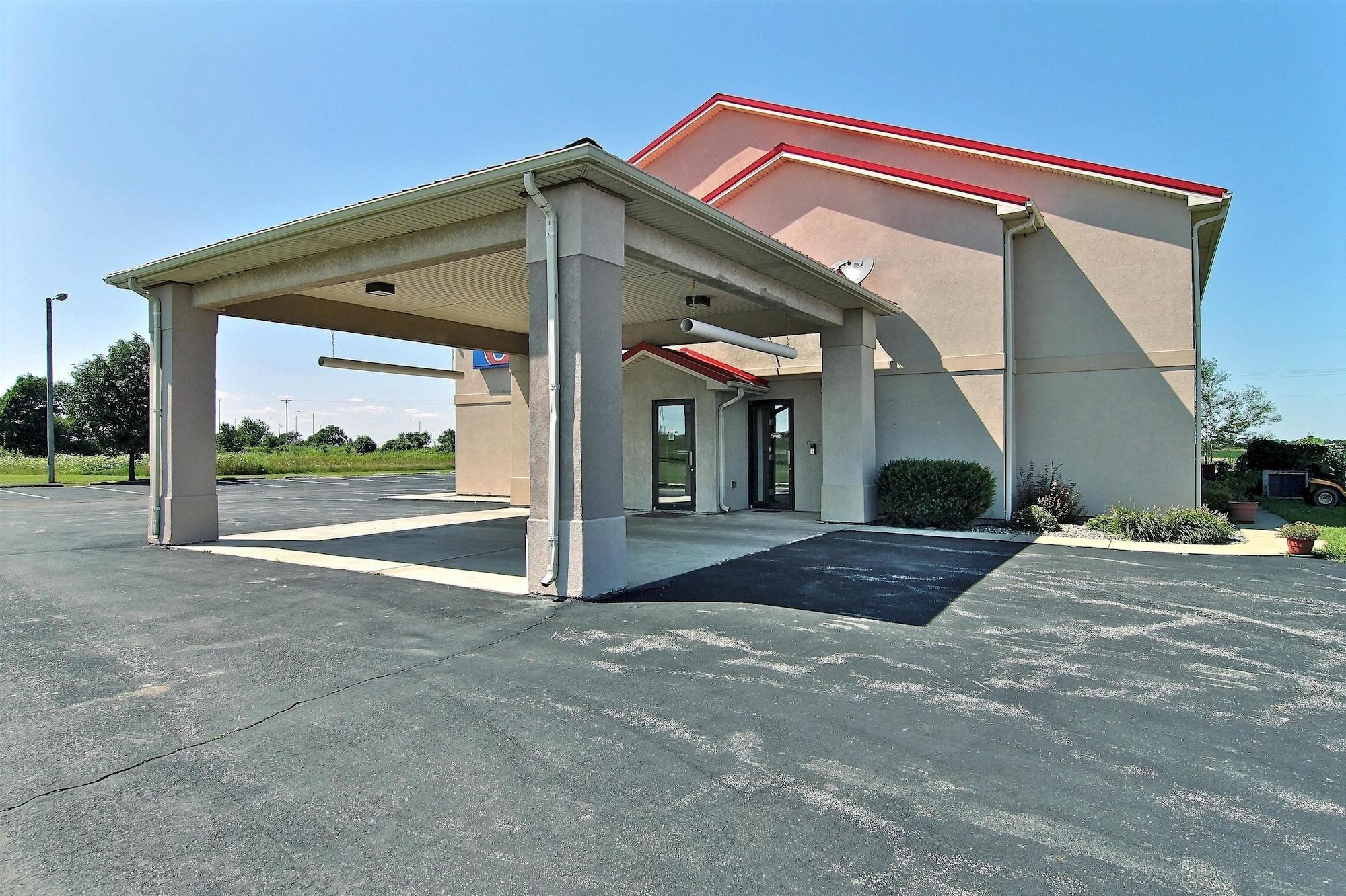 Vista Exterior Motel 6 Gilman, IL