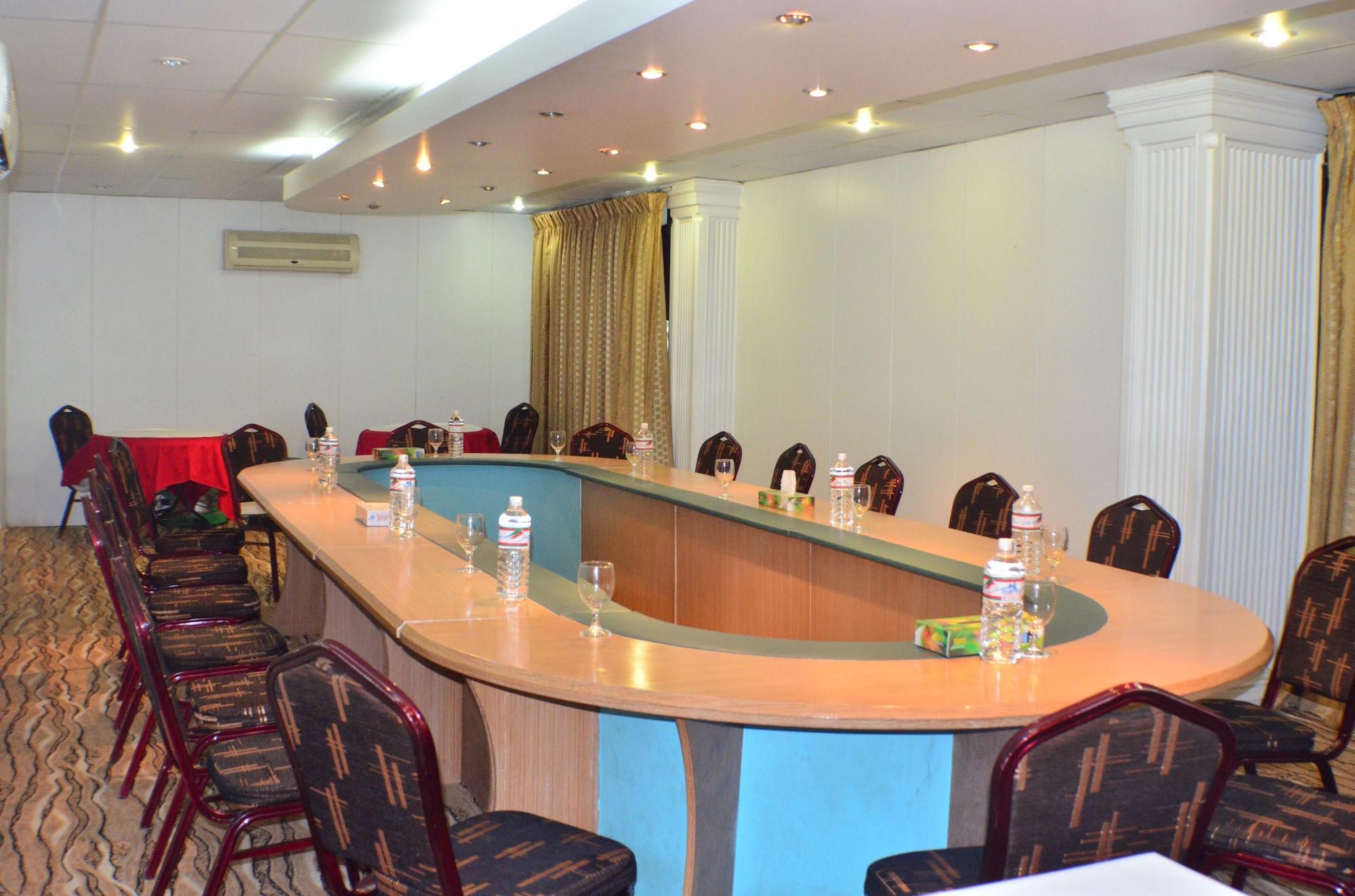 Sala de Reuniones Amazon Lilly Lake View Residence