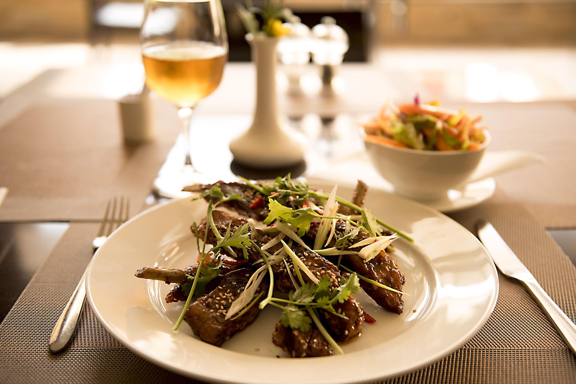Restaurant DoubleTree by Hilton Nairobi Hurlingham