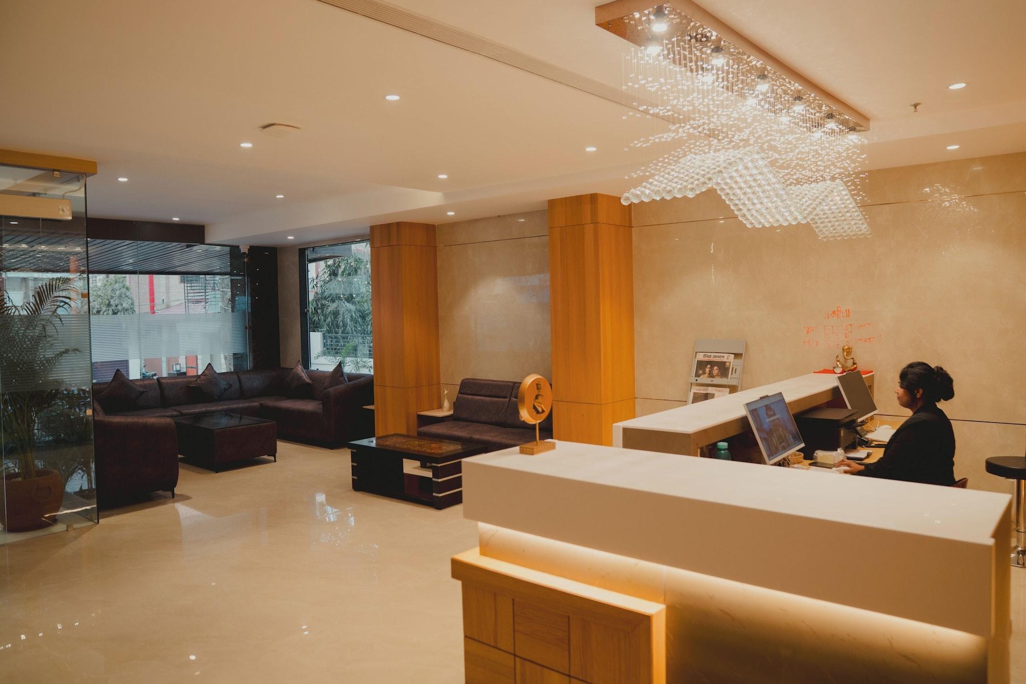 Vista Lobby Hotel Siddharth Grand