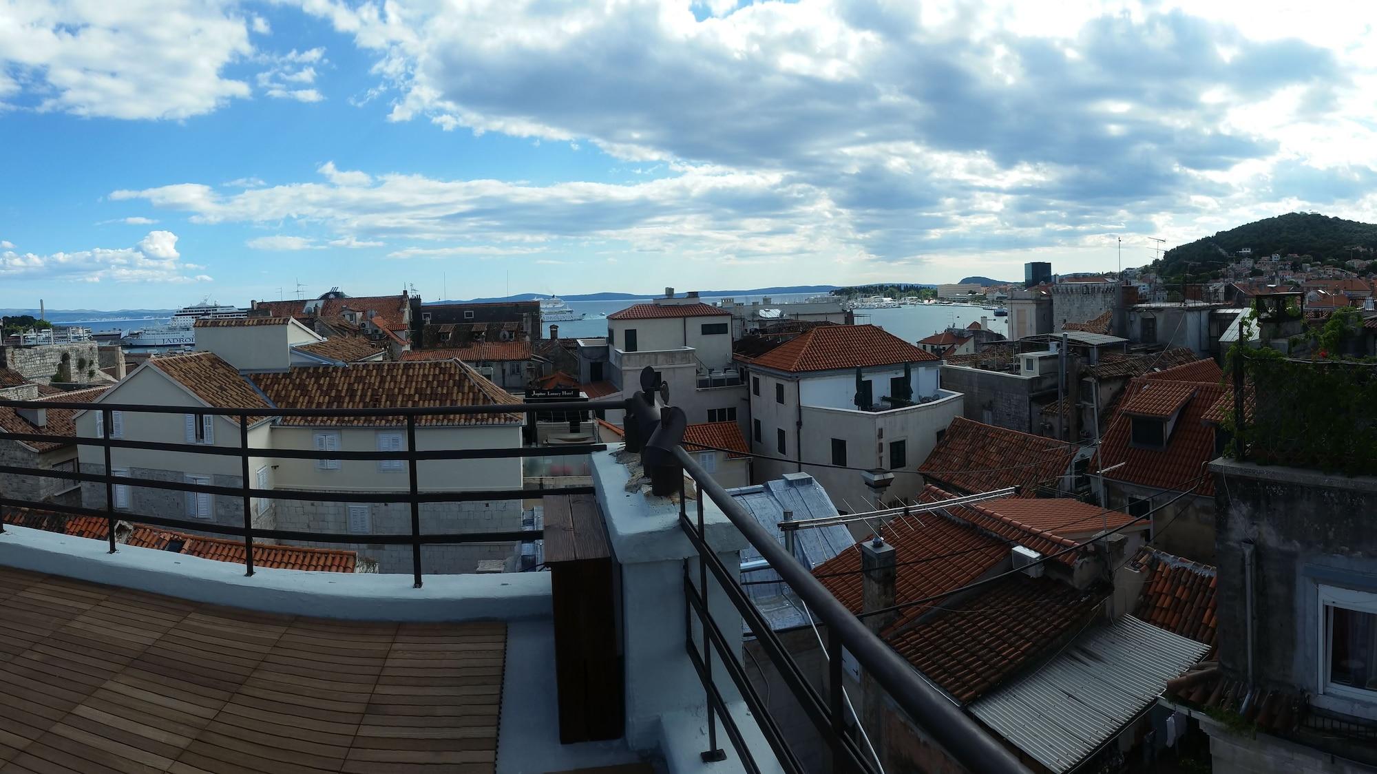 Varios Banica Apartments & Rooms