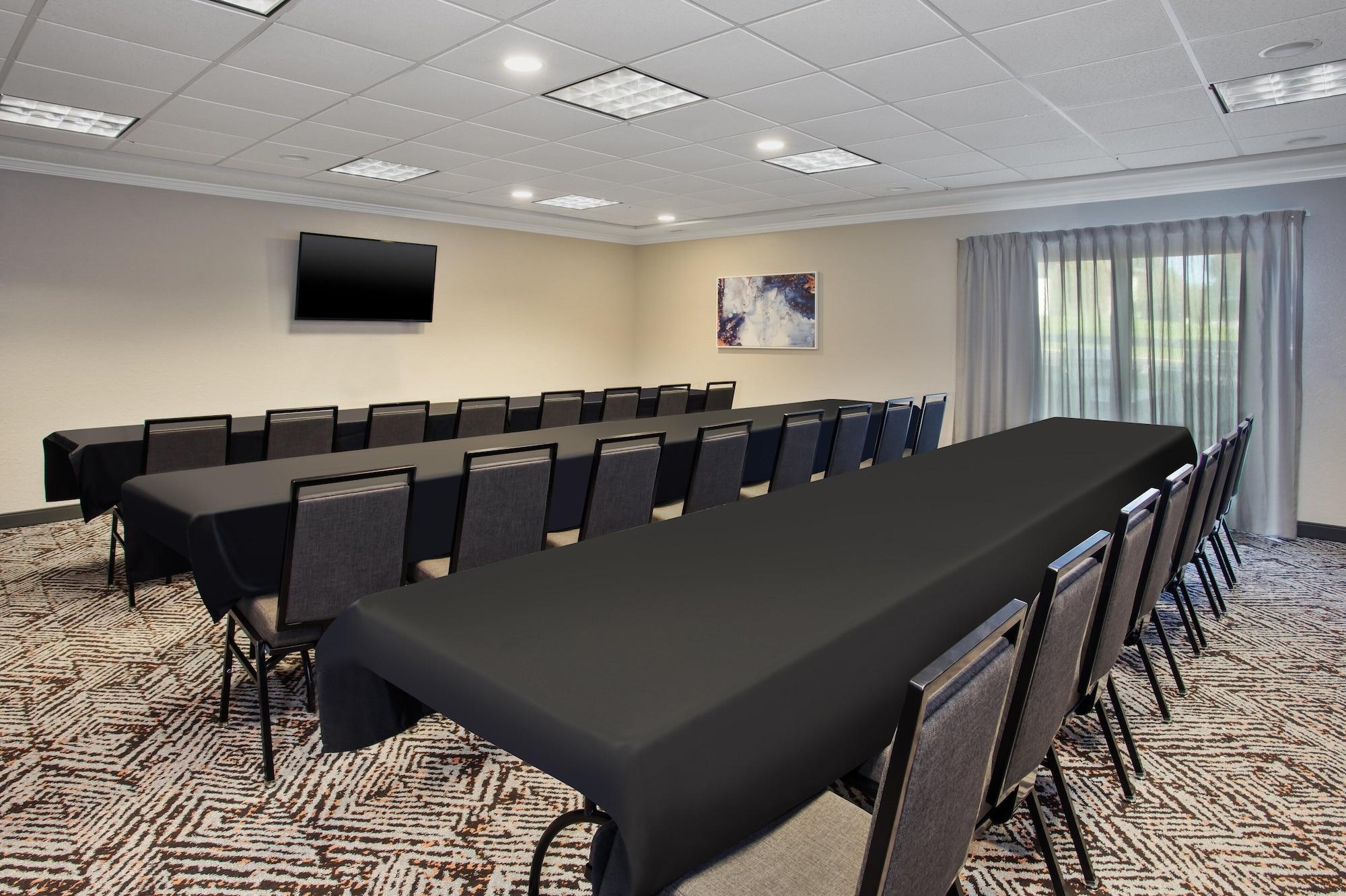 Sala de Reuniones Candlewood Suites Kenosha by IHG