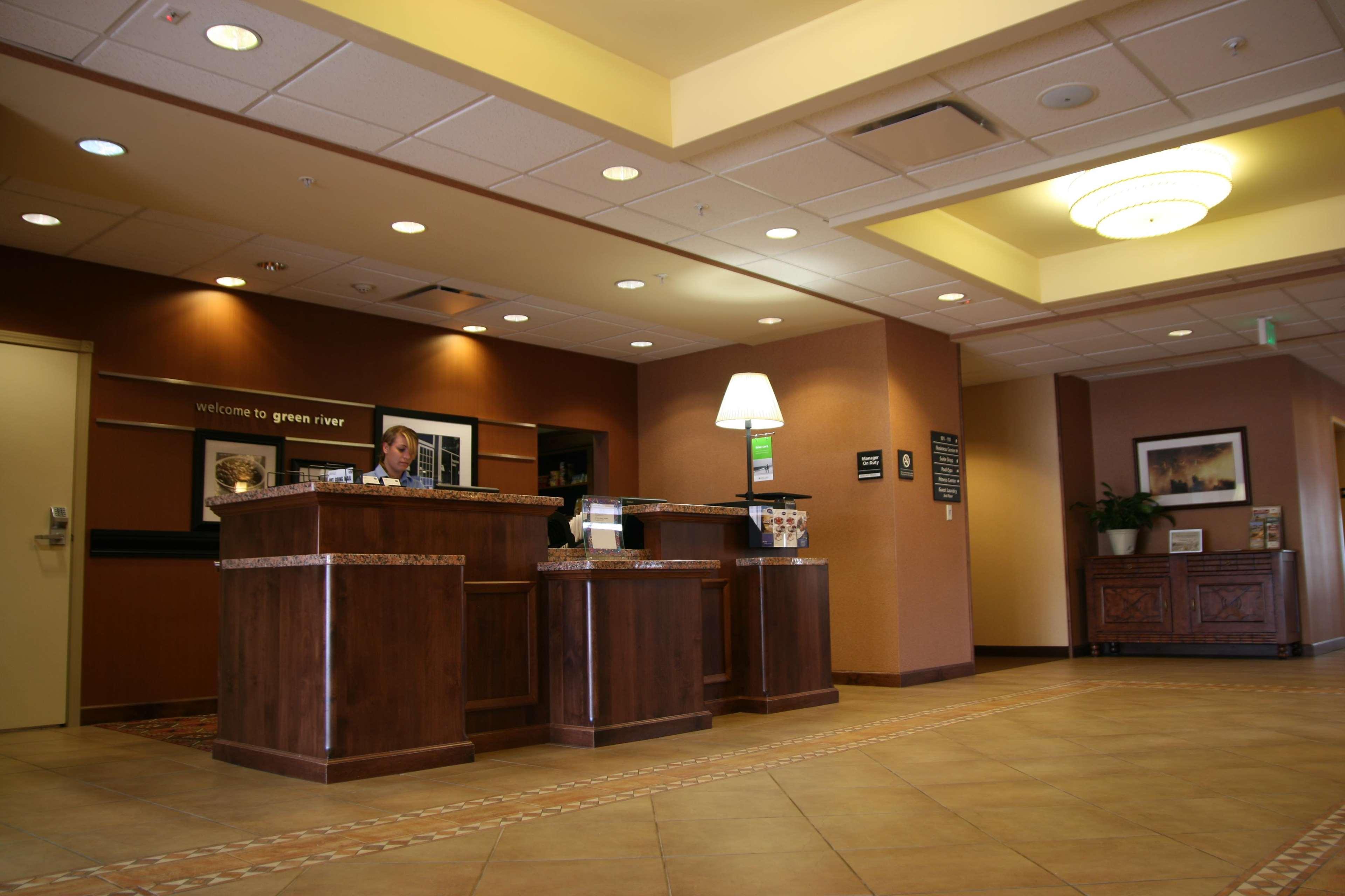 Vista Lobby Hampton Inn & Suites Green River