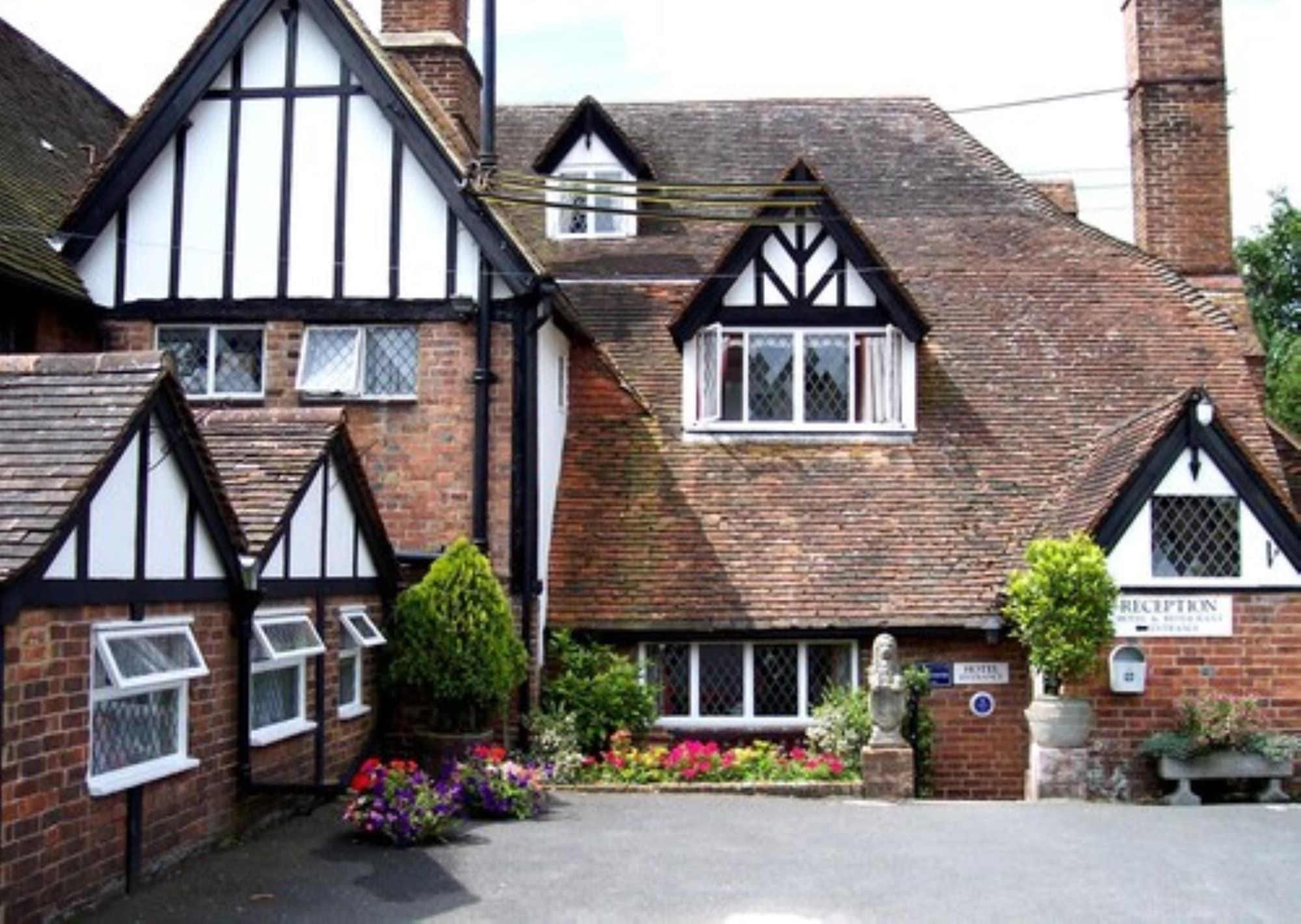 Vista Exterior The Brickwall Hotel