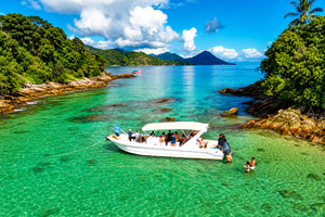 Actividad - Excursión en barco por las principales playas de Ilha Grande.