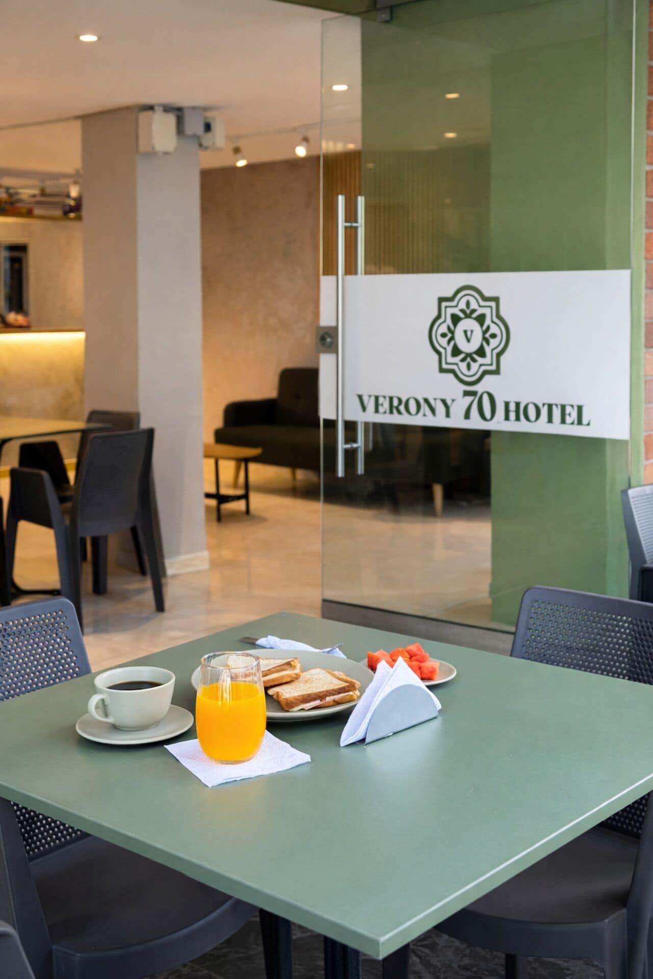Restaurant Hotel Verony La 70 - Laureles