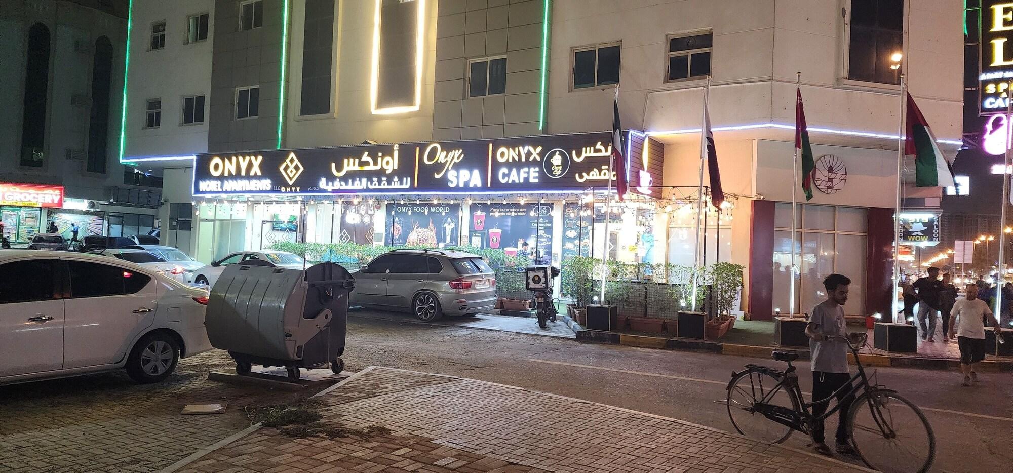 Vista Exterior ONYX HOTEL APARTMENTS