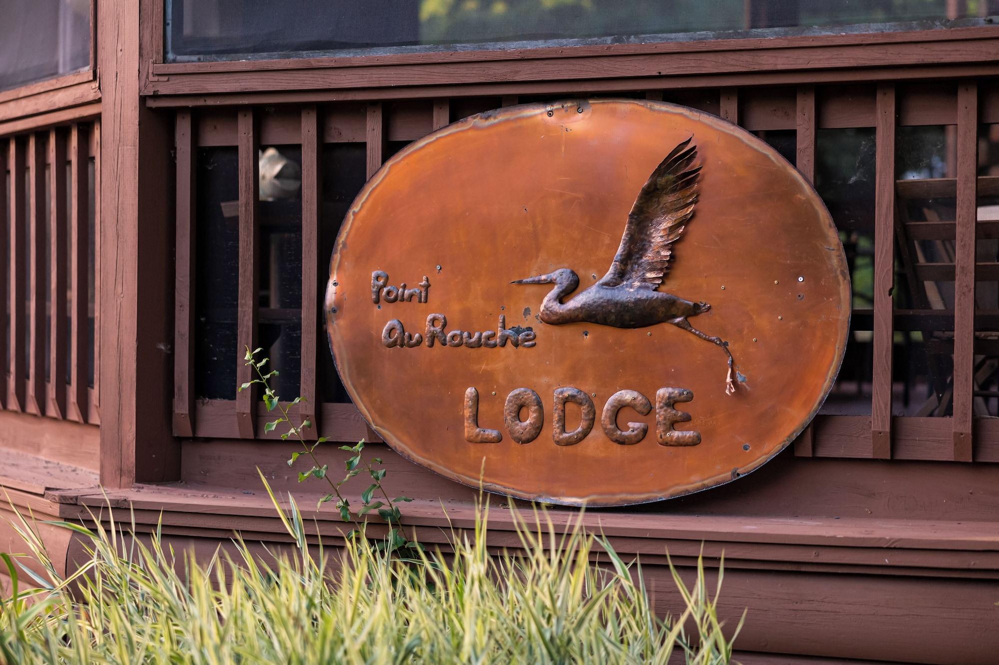 Vista Exterior Point au Roche Lodge