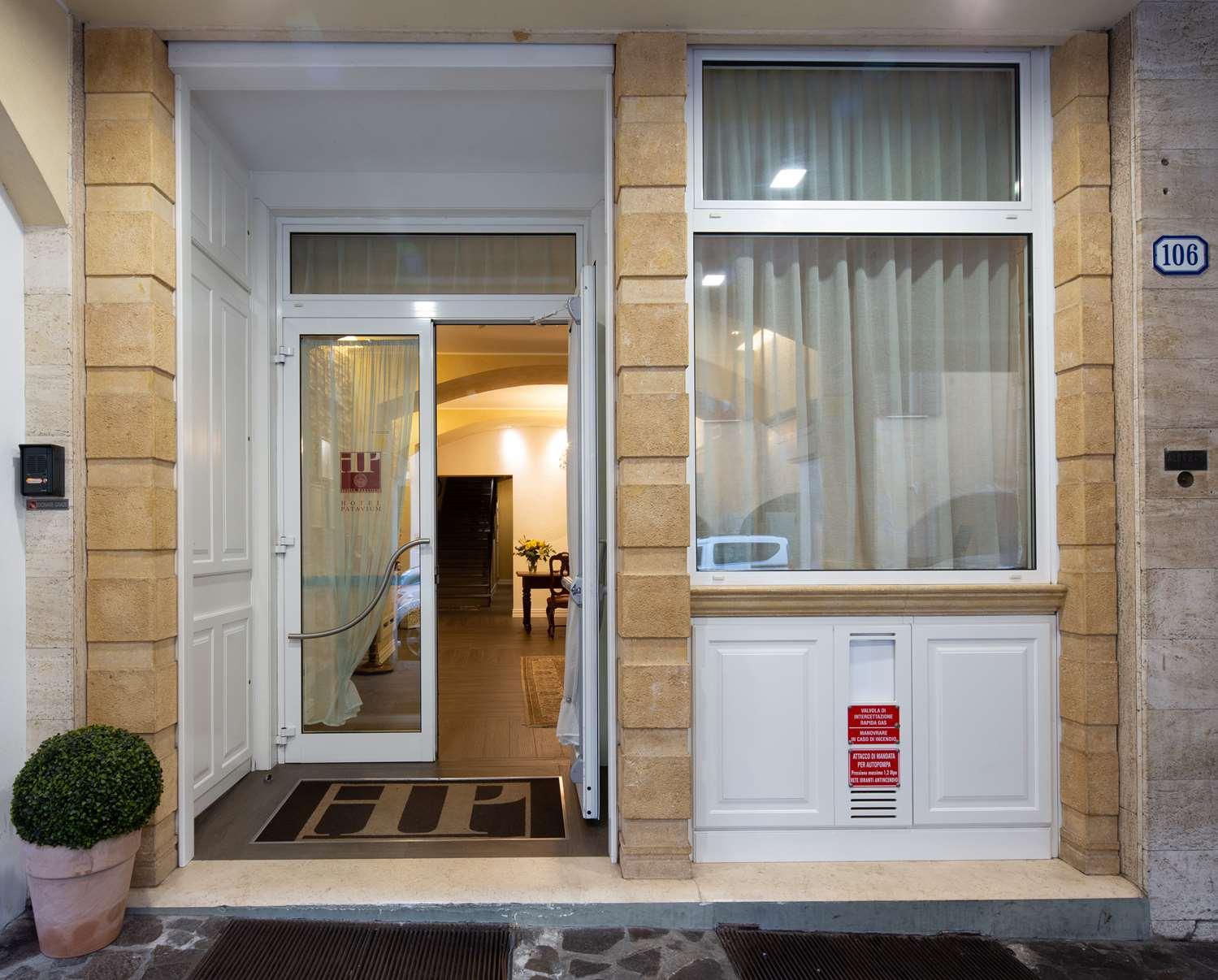 Vista Exterior Hotel Patavium