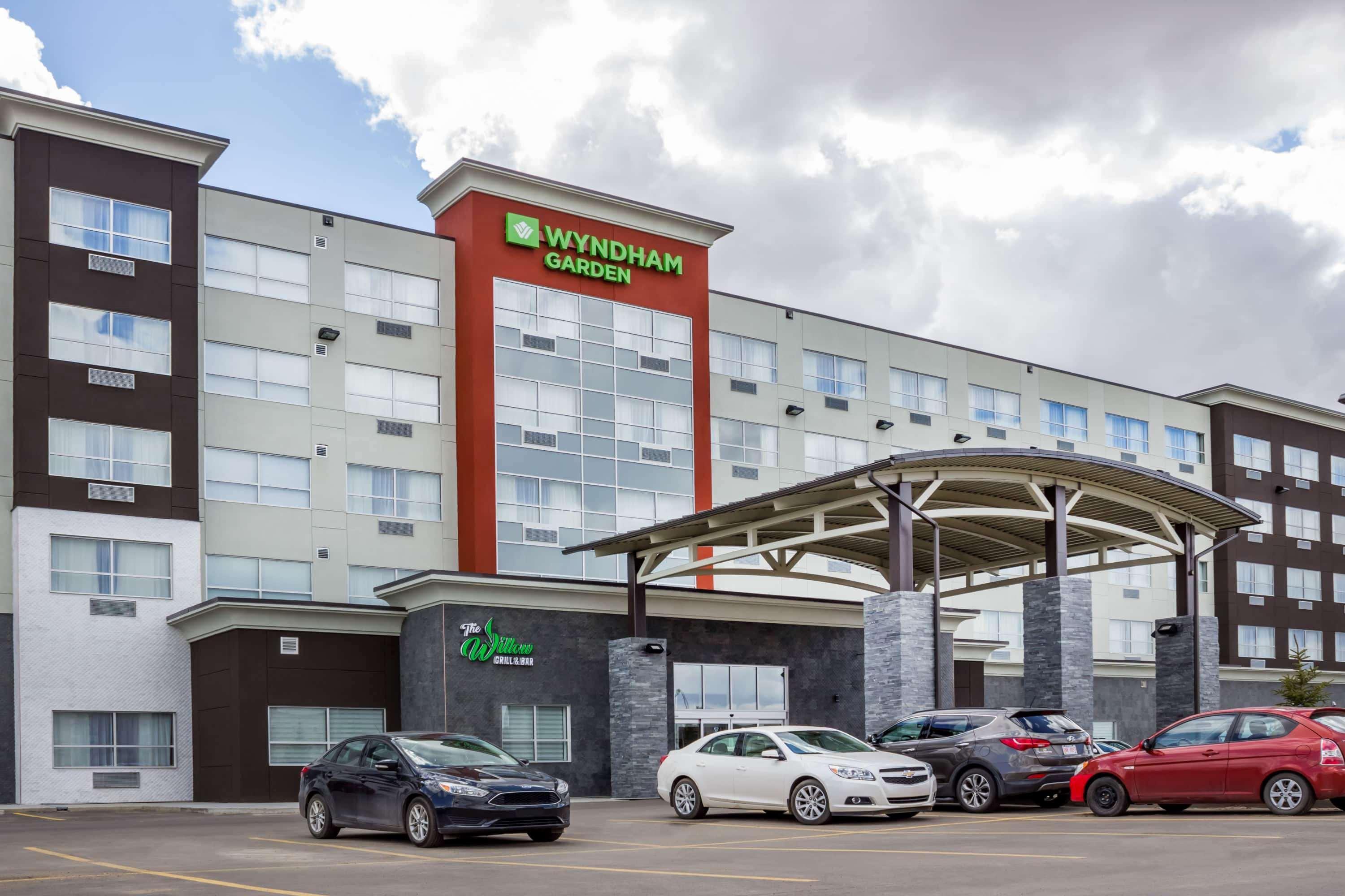 Vista Exterior Wyndham Garden Edmonton Airport