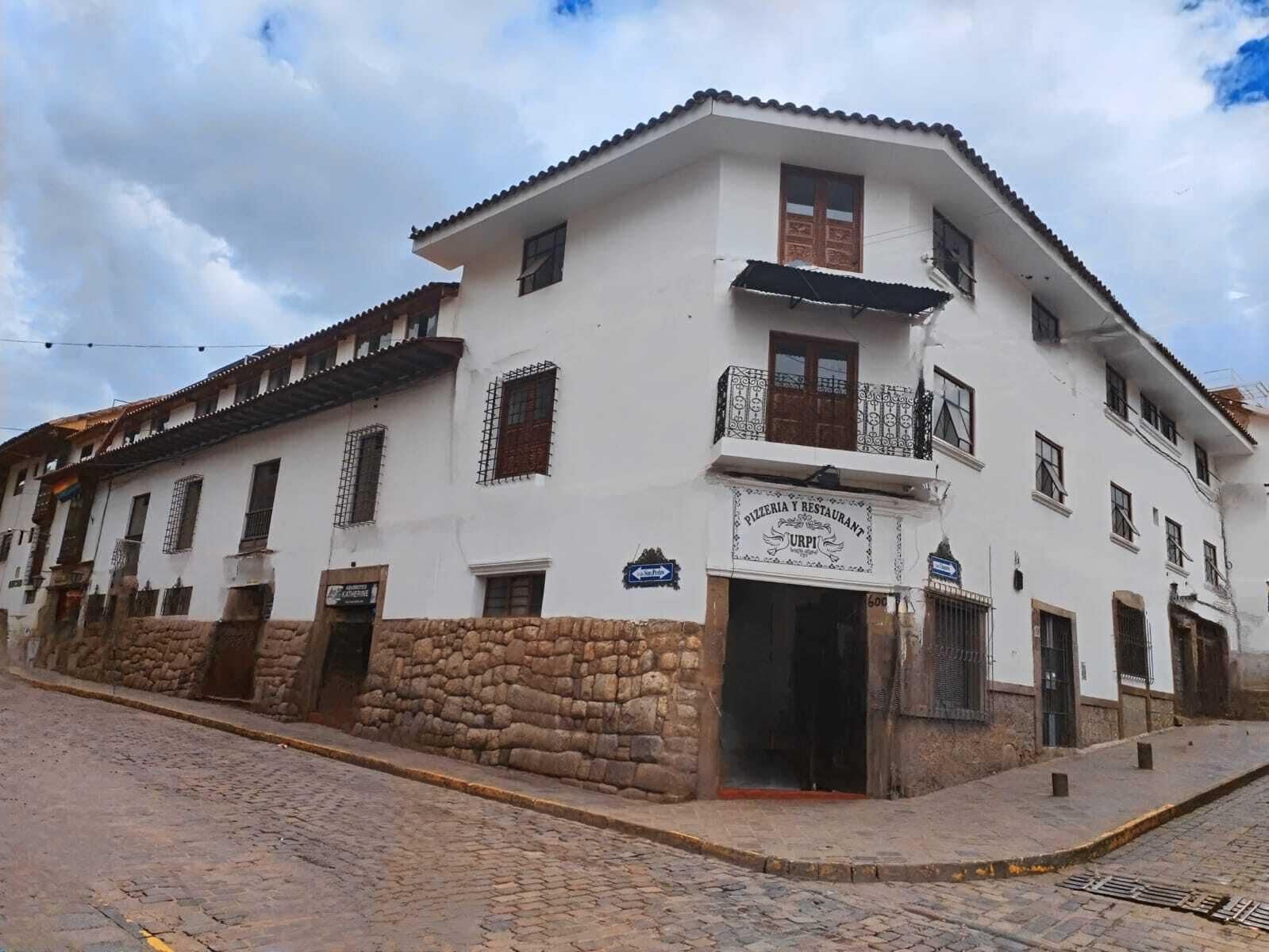 Varios Kantu Hotel