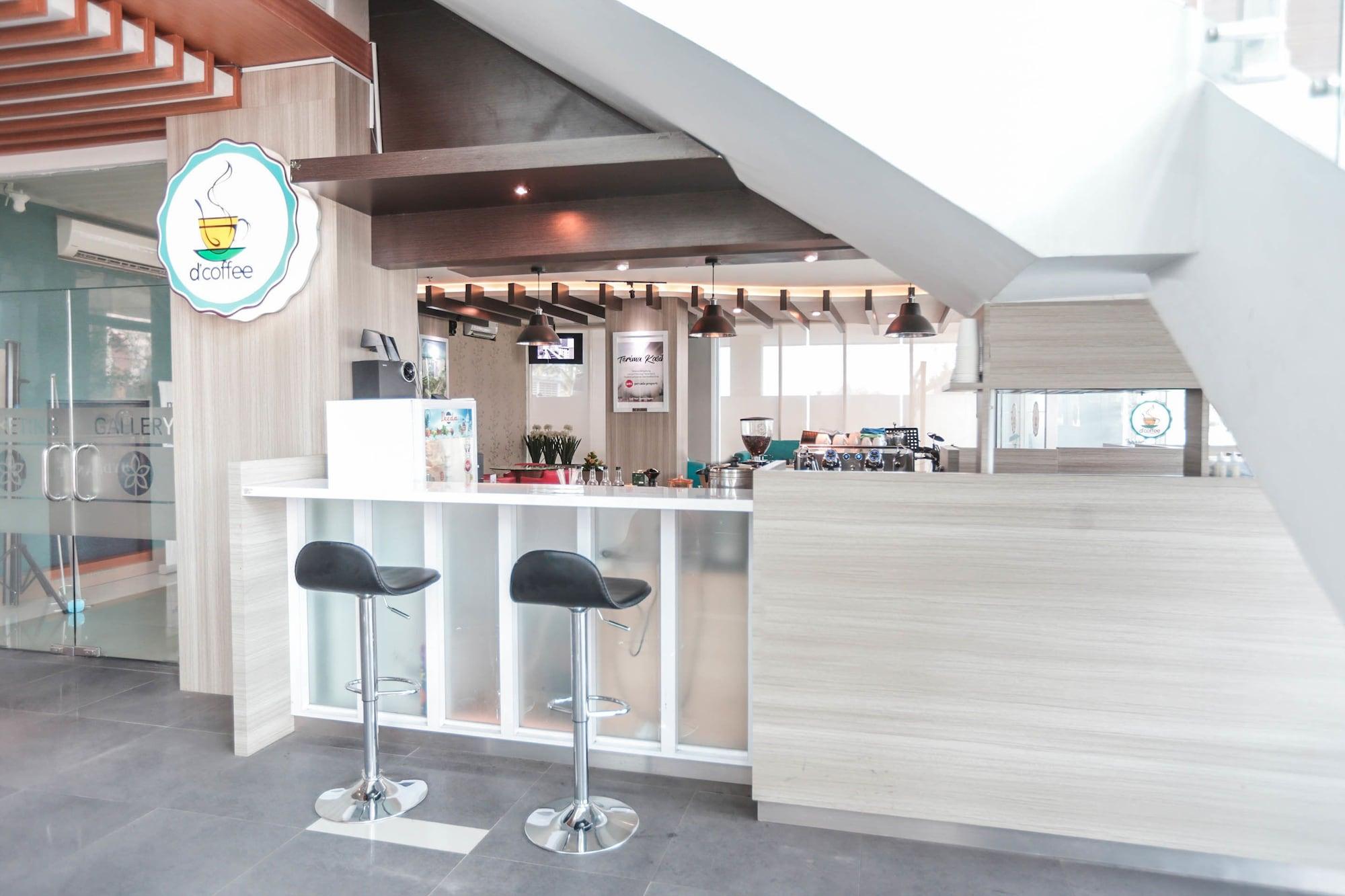 Bar/Salón OYO Flagship 755 Appartel Grand Dhika City