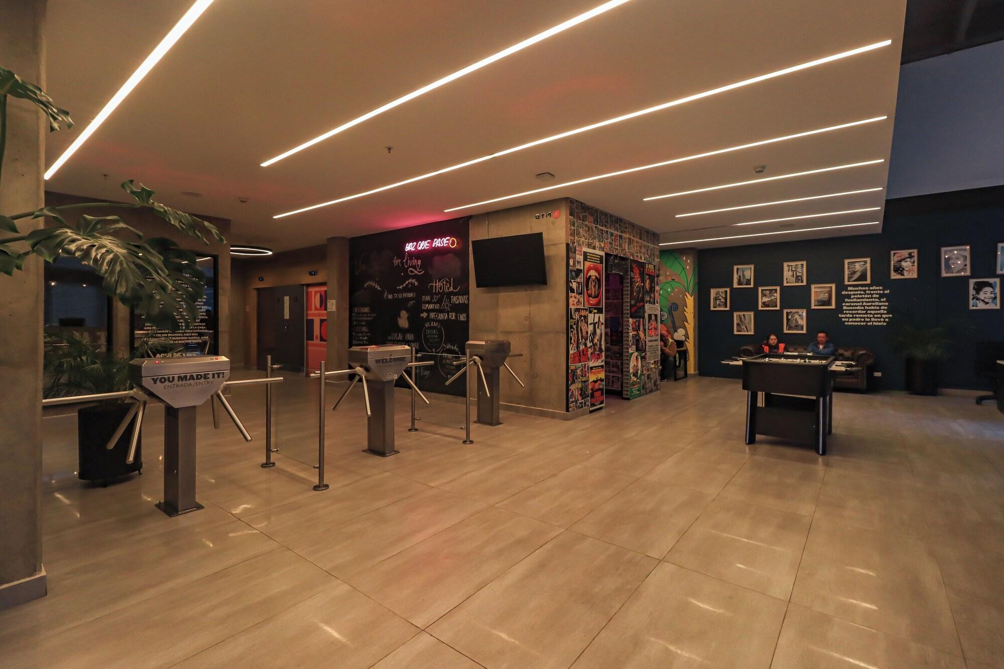 Vista Lobby Happa Hub