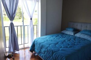 Alquiler Vacacional - Guatape apartment next to the lake, ideal for families