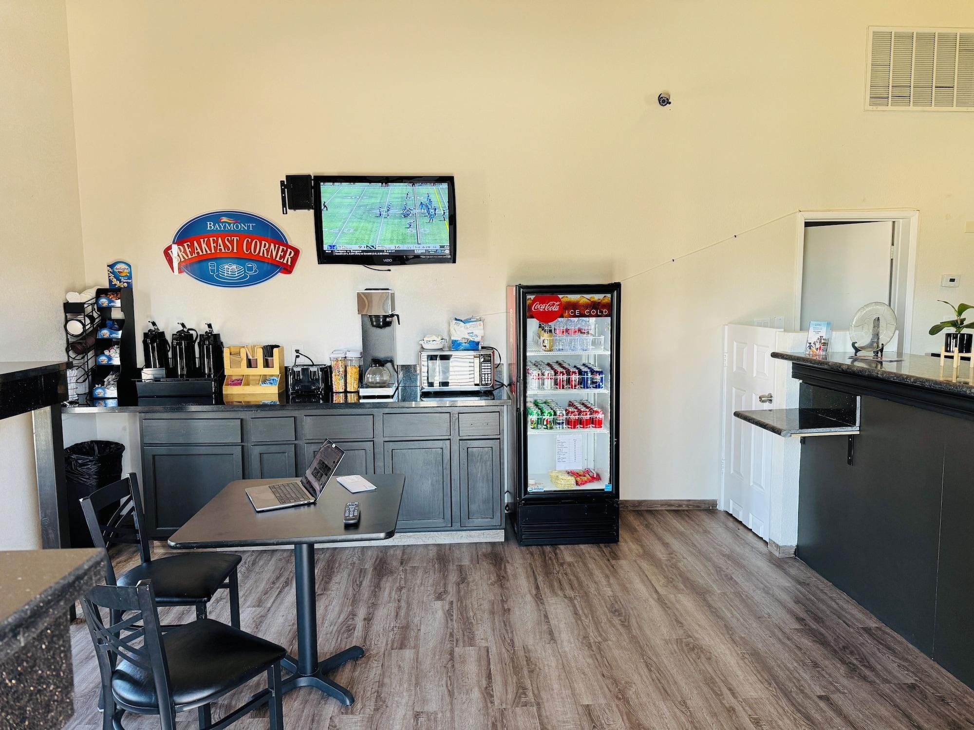Vista Lobby Baymont by Wyndham Bakersfield