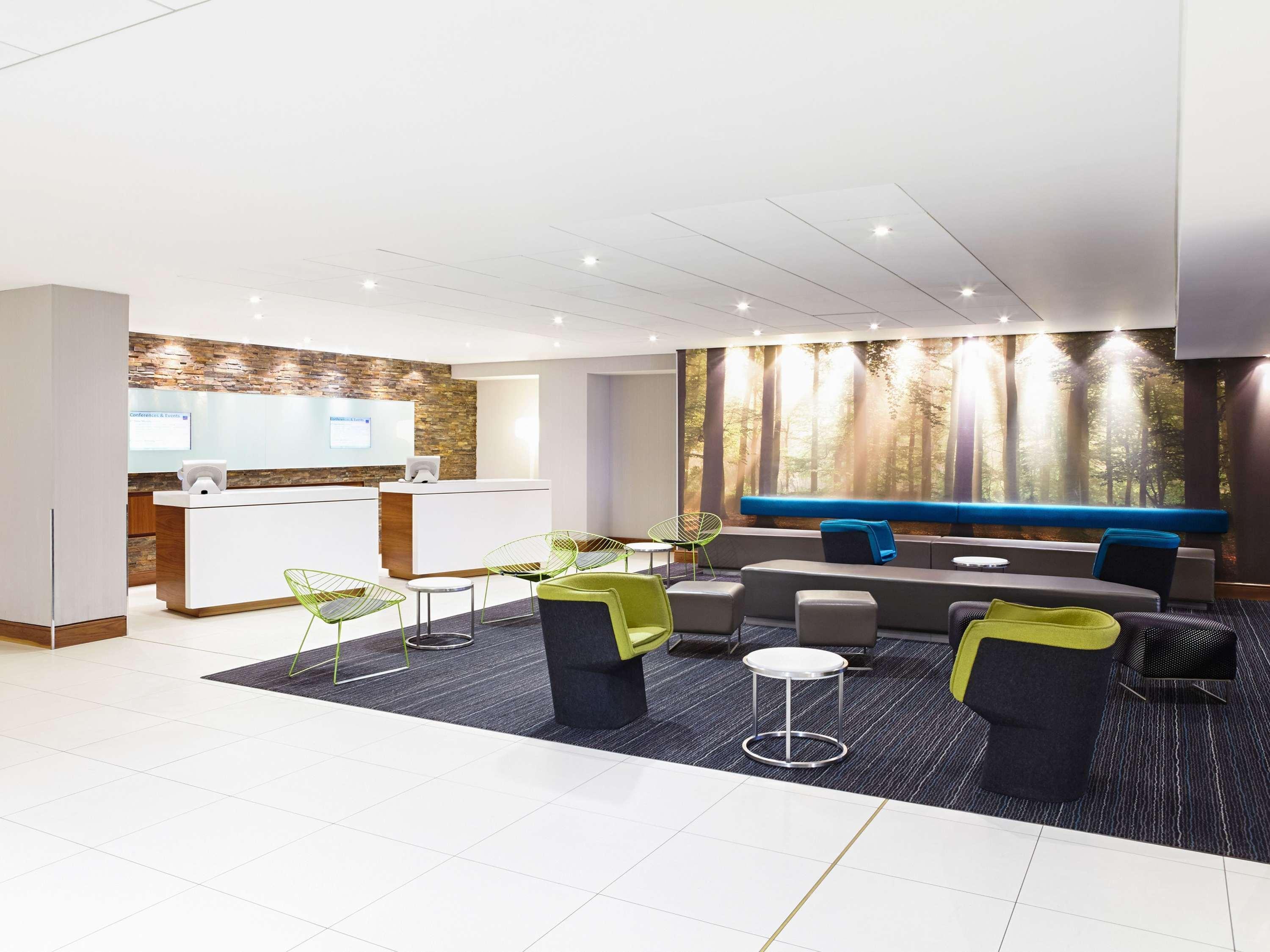 Vista Exterior Novotel London West