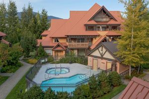 Alquiler Vacacional - Relax in a luxury 3 bed, 2 bath retreat located in the heart of Whistler village