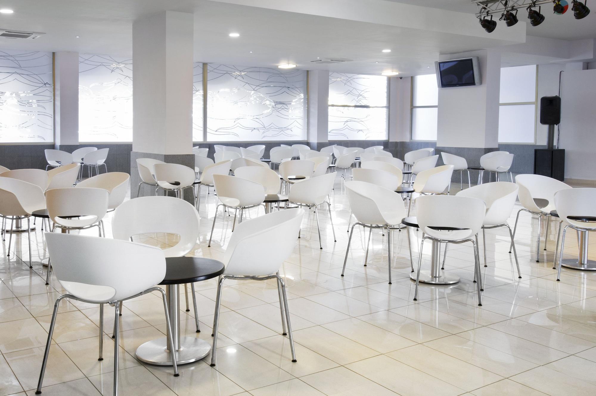 Bar/Salón Kn Aparthotel Columbus