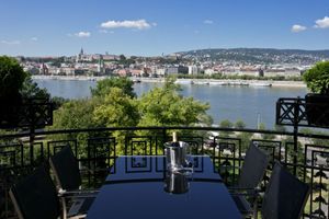 Alquiler Vacacional - Modern apartment with a breathtaking view of the Danube and the mountains