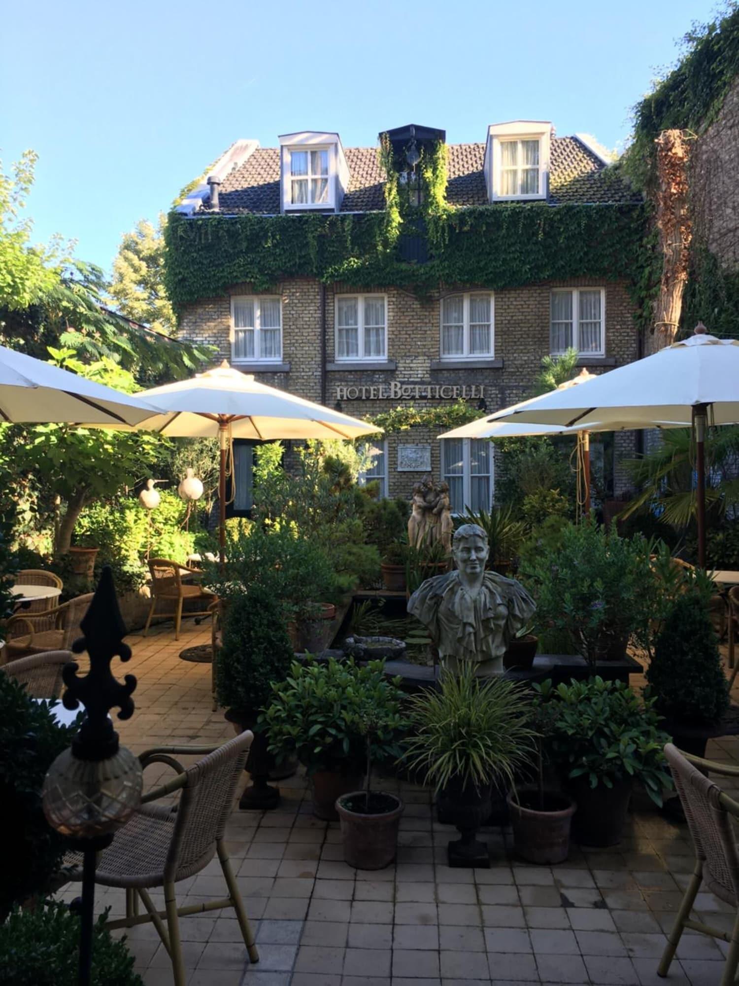 Vista Exterior Hotel Botticelli