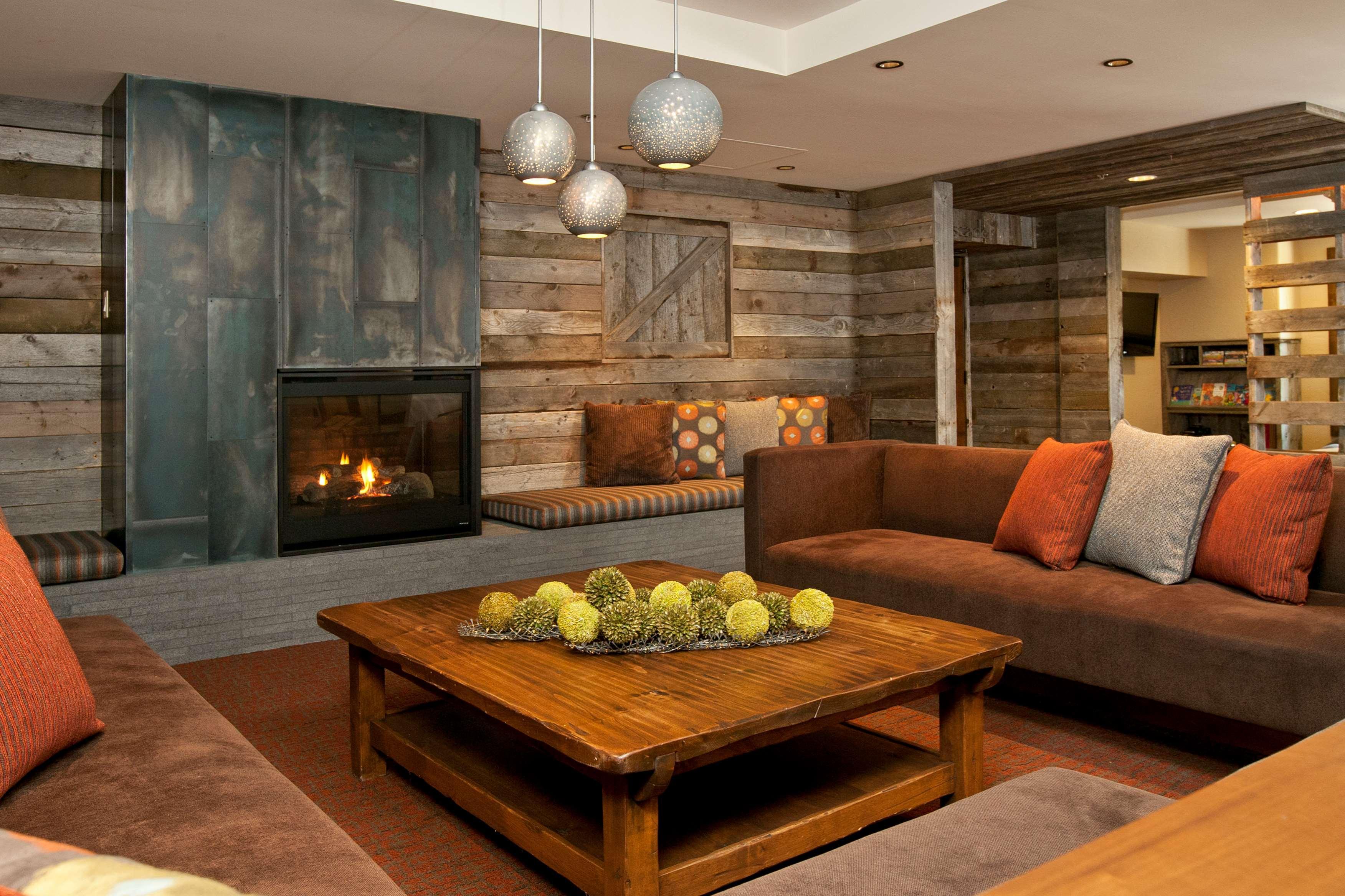 Vista Lobby Teton Mountain Lodge & Spa