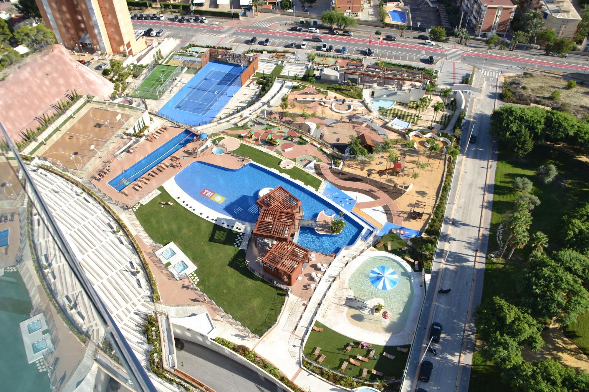 Vista Exterior Edificio Sunset Drive by Sonneil Rentals