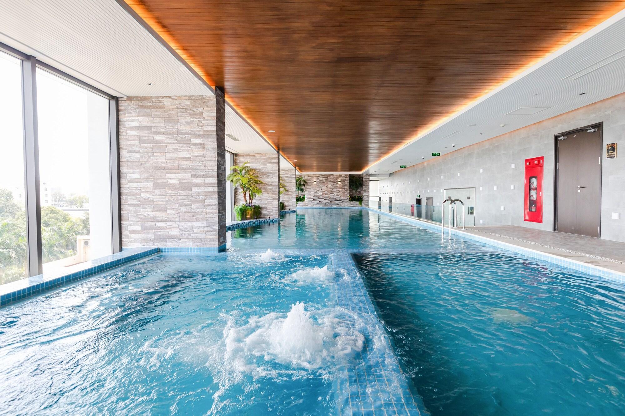 Vista Piscina Five Star Westlake