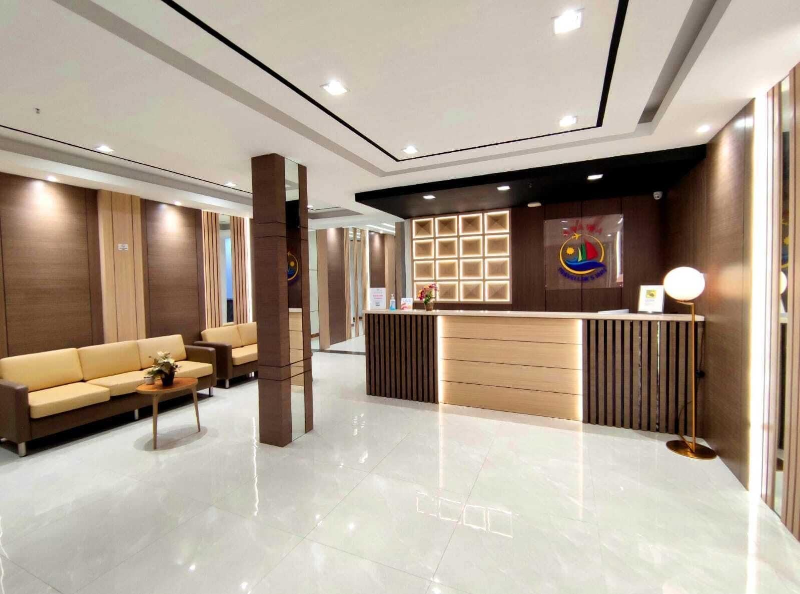 Vista Lobby Arawa Traveller's Inn Makassar - Hostel