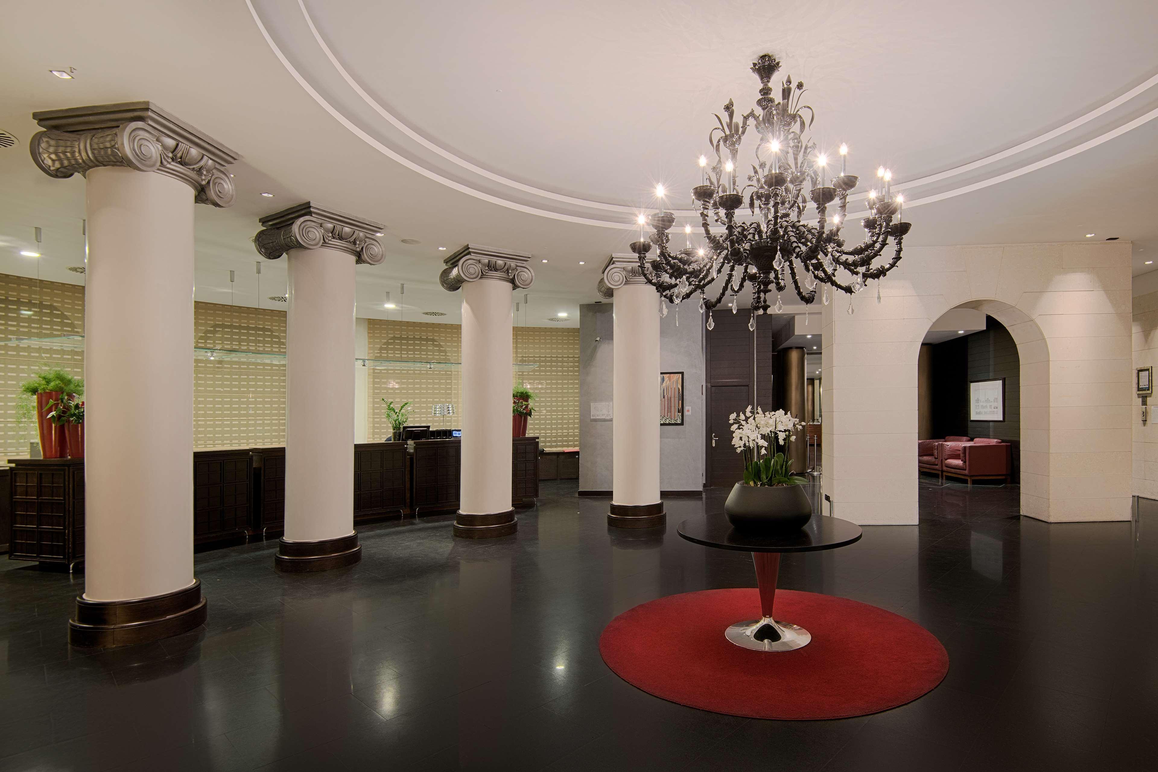 Vista Lobby NH Siena