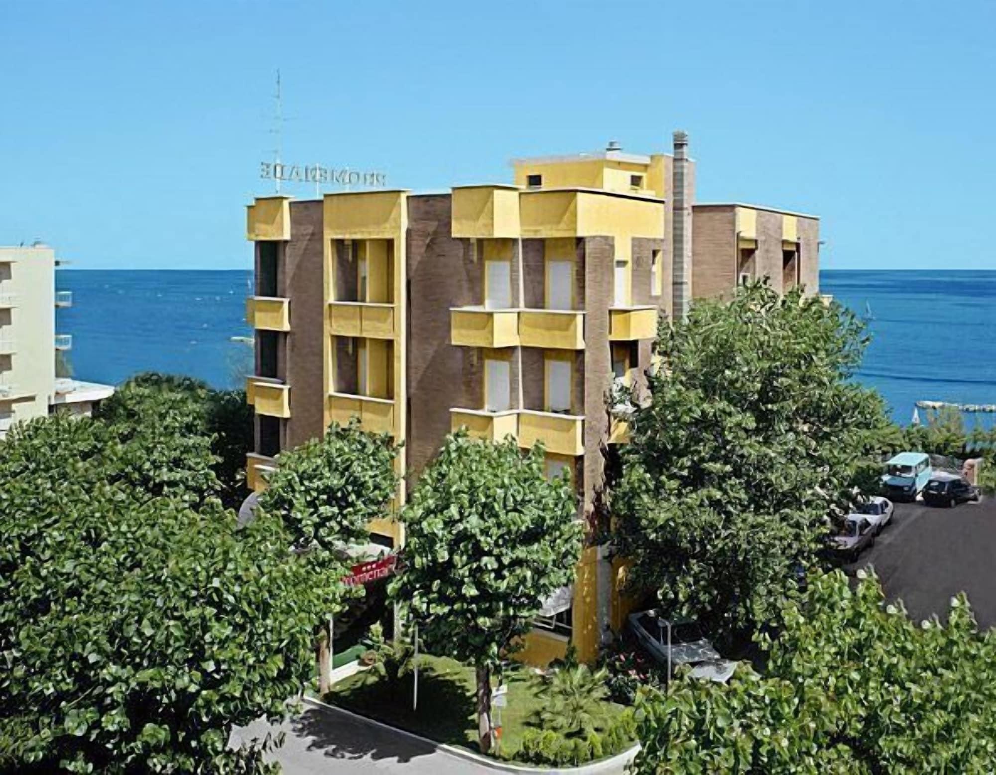 Vista Exterior Hotel Promenade
