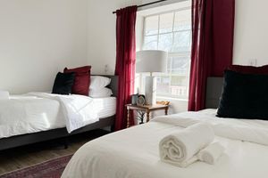 Alquiler Vacacional - Halloween Suite / 2BD/1BA Apt in Holiday House