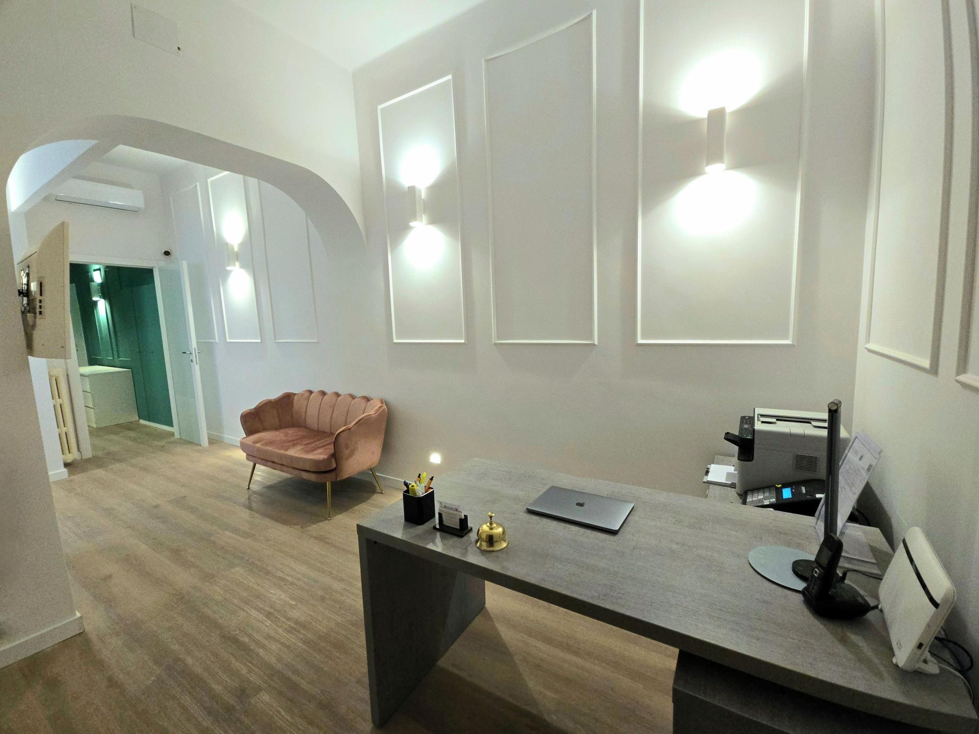 Vista Lobby Aurelia Garden Rooms B&B