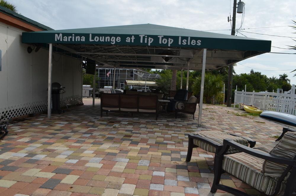 Restaurant Latitude 26 Waterfront Resort & Marina