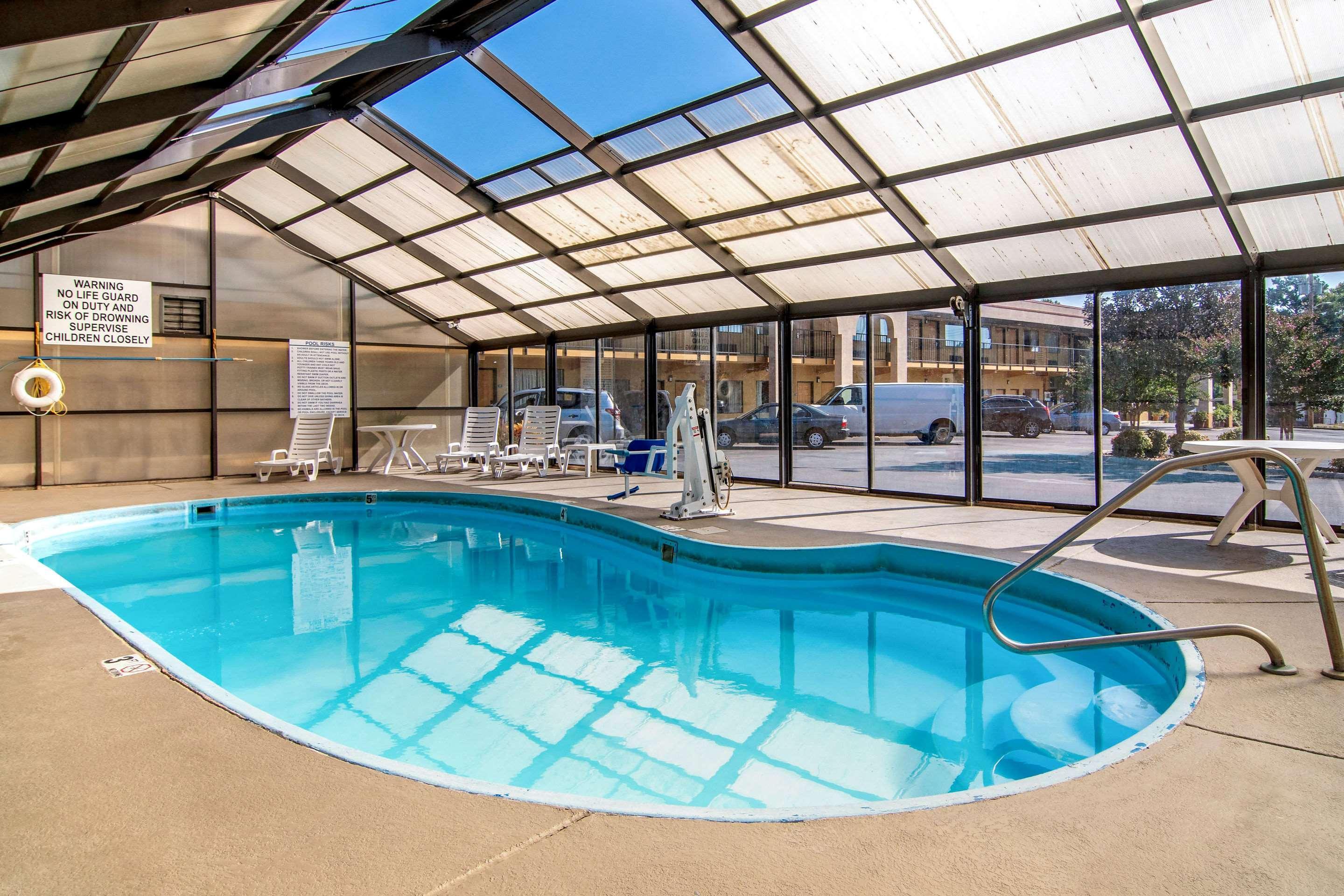 Vista Piscina Econo Lodge Inn & Suites Chickamauga Battlefield