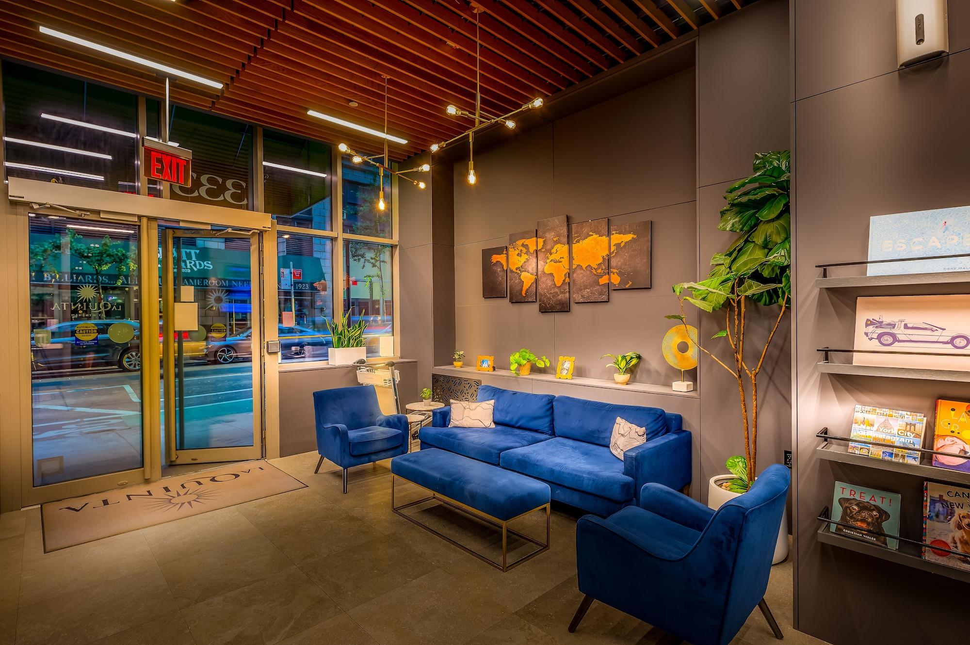 Vista Lobby La Quinta Inn & Suites by Wyndham Times Square South